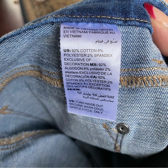 CHICOS | Girlfriend Distressed Crop Denim Jeans 2 P - Picture 8 of 8